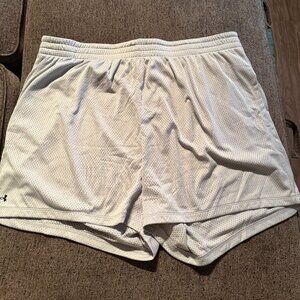 NWT Women's UA Tech Play Up Mesh Shorts